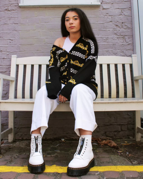 obuwie biała mielona nappa F28B211 Buty na platformie z frezowanej skóry nappa Sinclair dla obu płci Dr. Martens