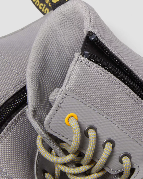 obuwie średnioszary, wyjątkowo wytrzymały i gumowaty F28B468 młodzieżowe grzebienie, wyjątkowo wytrzymałe, codzienne buty z poliestru Dzieci Dr. Martens