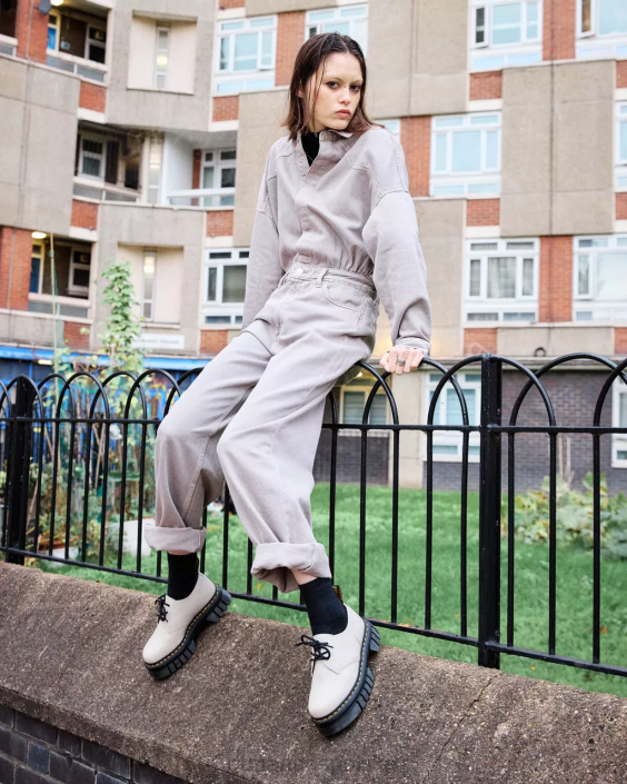 obuwie brukowana szarość nappa lux F28B232 Buty na platformie ze skóry Audrick Nappa kobiety Dr. Martens