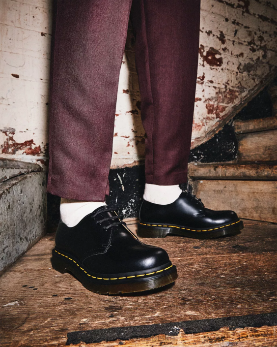 obuwie czarny gładki F28B281 Oksfordy 1461 z gładkiej skóry kobiety Dr. Martens