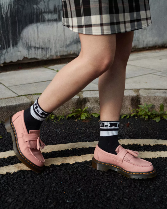 obuwie brzoskwiniowo-beżowa Virginia F28B379 Skórzane mokasyny z frędzlami Adrian Virginia kobiety Dr. Martens