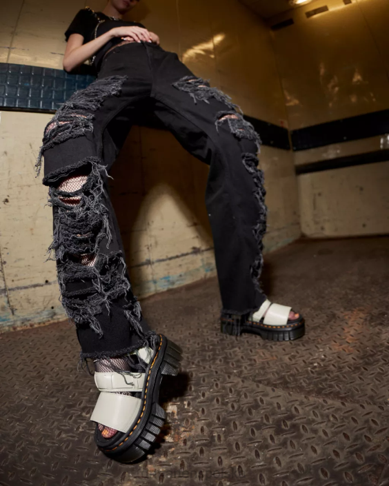 obuwie brukowana szarość nappa lux F28B268 Sandały na platformie z 3 paskami, ze skóry Ricki Nappa Lux kobiety Dr. Martens