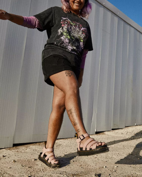 obuwie brzoskwiniowo-beżowa pisa F28B263 Sandały Blaire Pisa ze skórzanym paskiem kobiety Dr. Martens