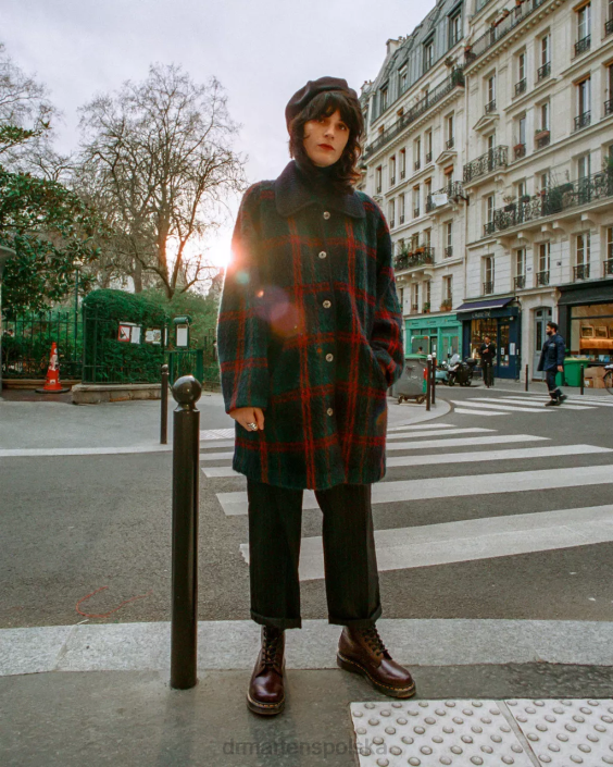 obuwie bordowy gładki F28B153 Sznurowane buty z gładkiej skóry 1460 kobiety Dr. Martens