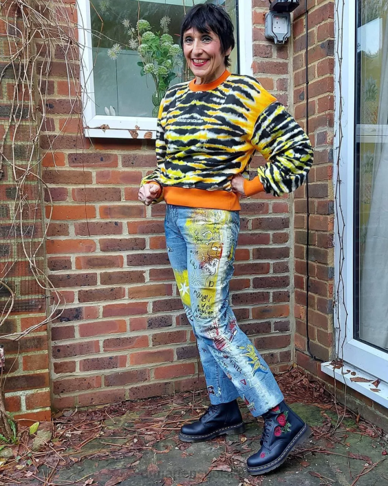 obuwie czarny miękki t F28B66 1460 VONDA Skórzane sznurowane buty w kwiaty kobiety Dr. Martens